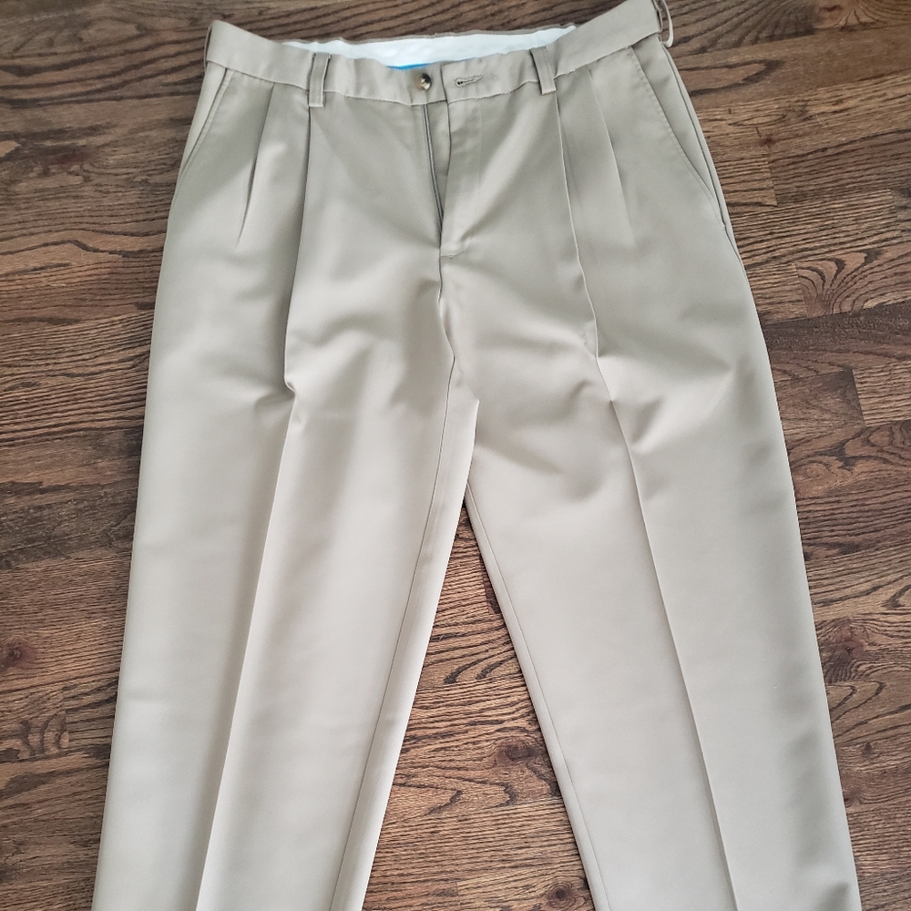 34W Haggar No Iron Men's Classic Fit Pleated Front